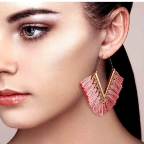 2/$25❣️Triangular Fringe Earrings - Picture 4 of 4